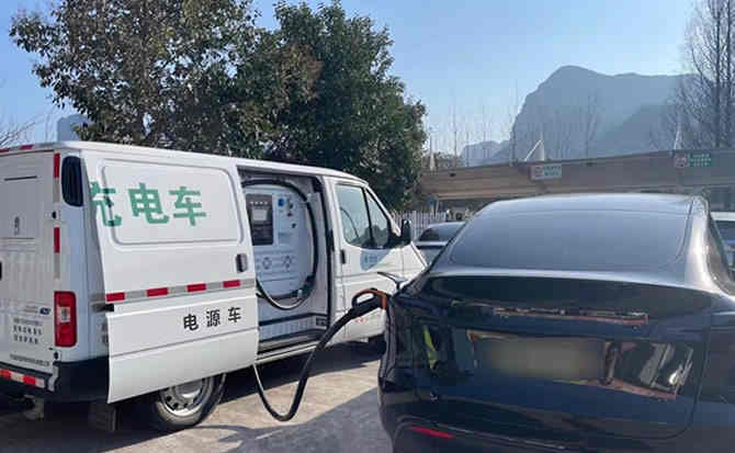 江城汽车搭电